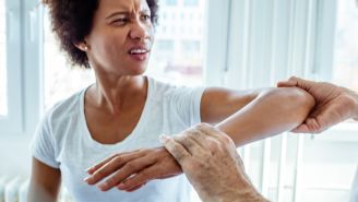 Psoriatic arthritis: symptoms, causes, treatment and more