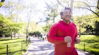 4 tips for staying healthy when you travel