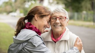 Looking After a Loved One With Rheumatoid Arthritis: 4 Caregiving Tips