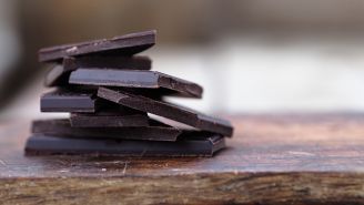 What are the health benefits of dark chocolate?