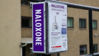 Naloxone: the drug that reverses opioid overdoses