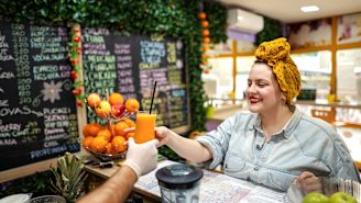 3 tips for ordering a healthy, flavorful juice-bar smoothie