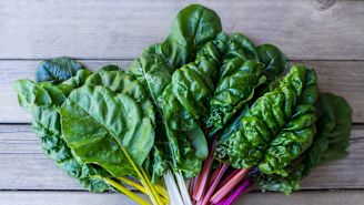 Macular degeneration: 5 healthier habits for healthier eyes