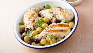 Chicken with red grapes recipe