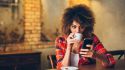 Stop these 7 unhealthy smartphone habits now