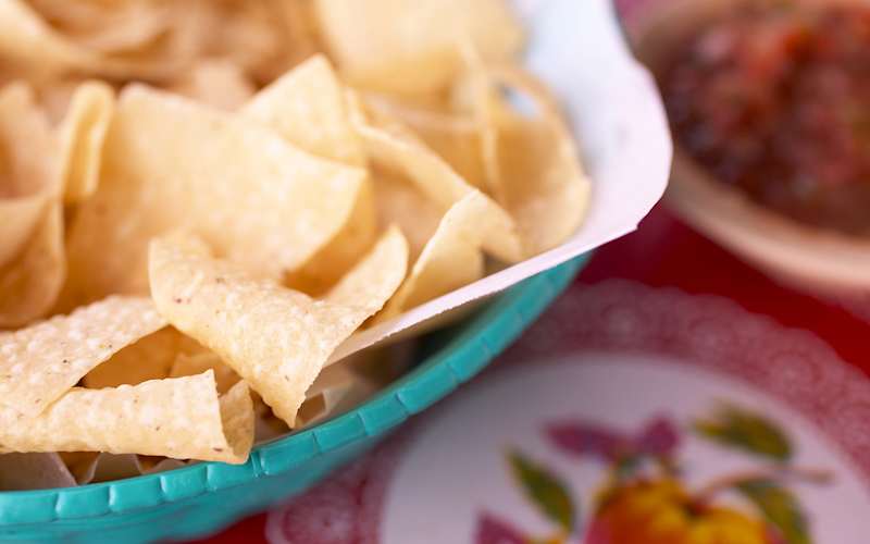 Mistake #3: Filling up on chips or bread