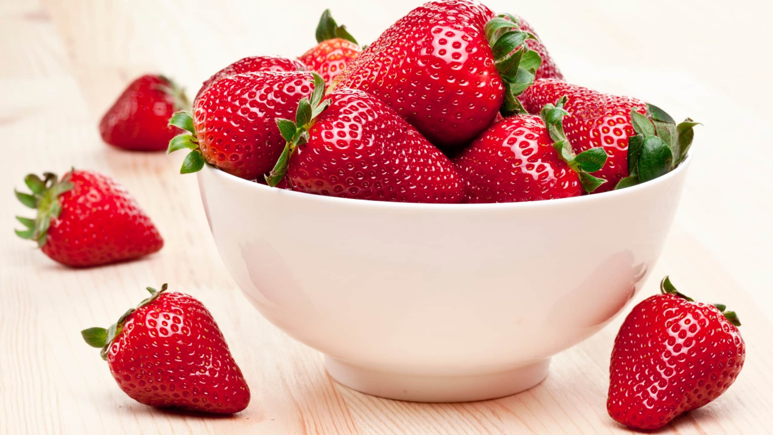 Strawberries: 91.0 percent water