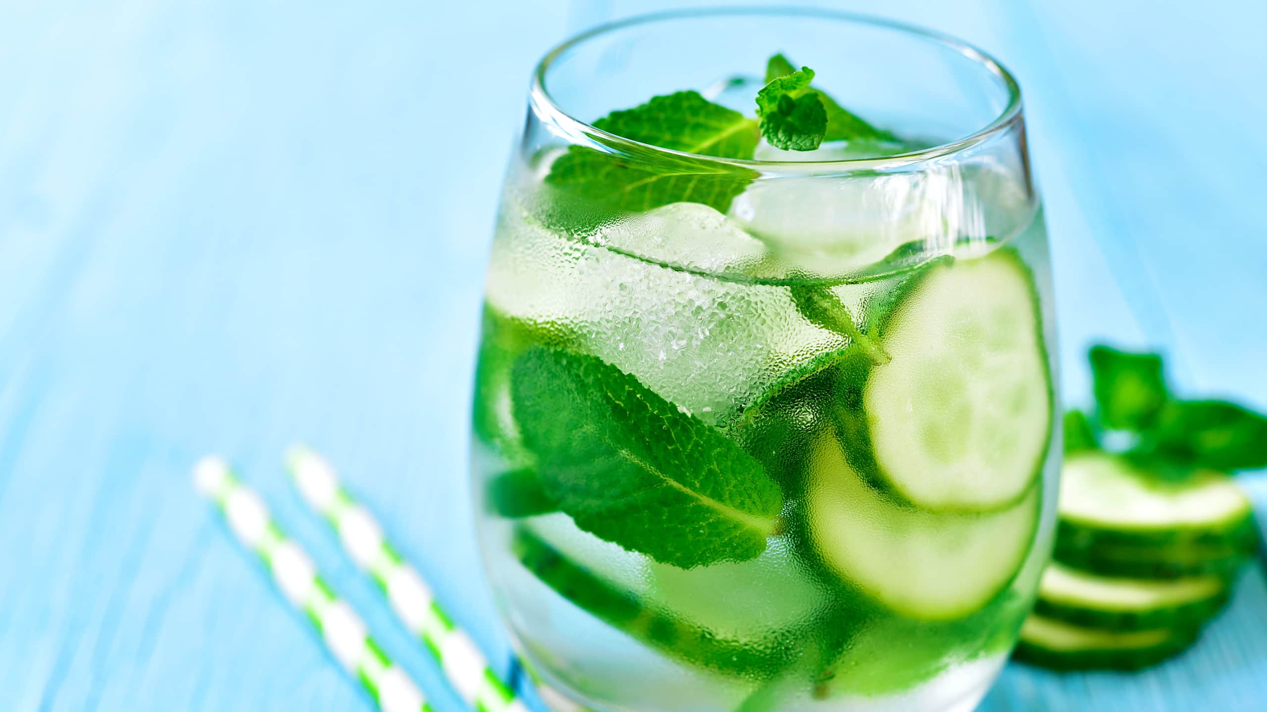Cucumbers: 95.2 percent water