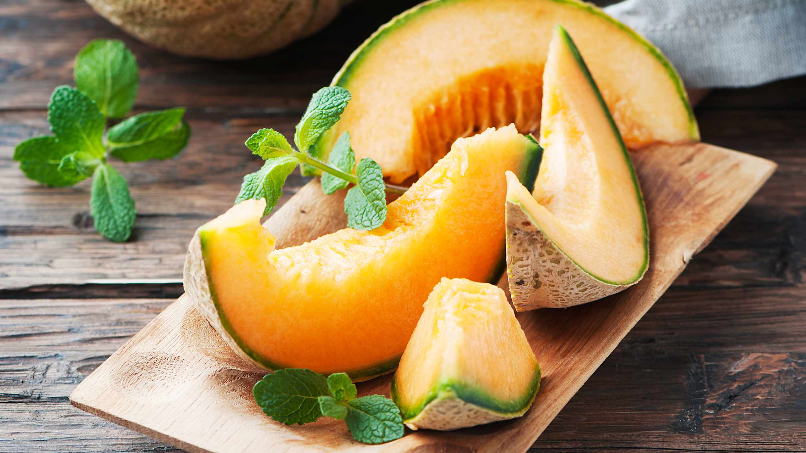 Cantaloupe: 90.2 percent water