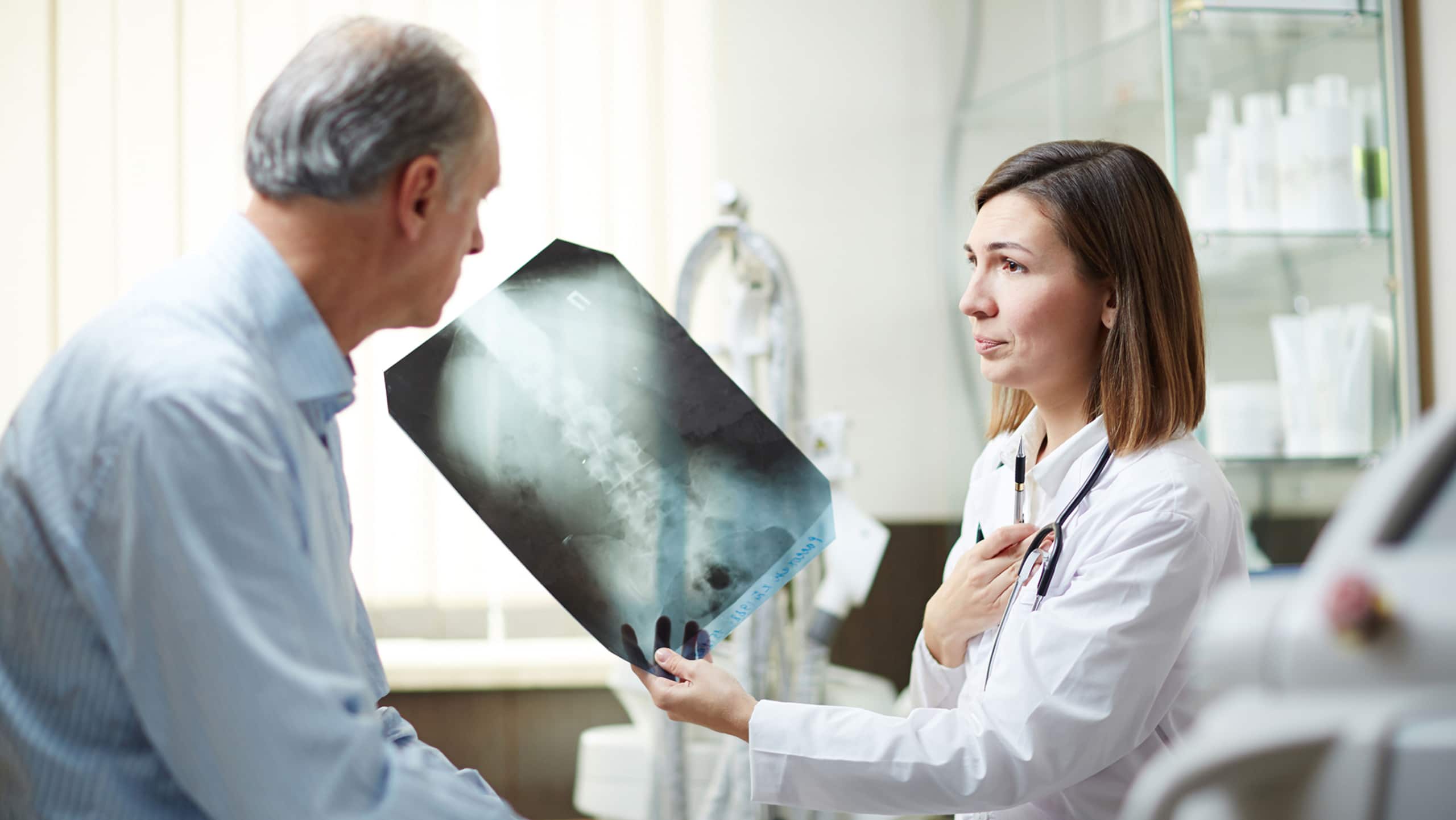 Lung cancer and the risk of serious infection