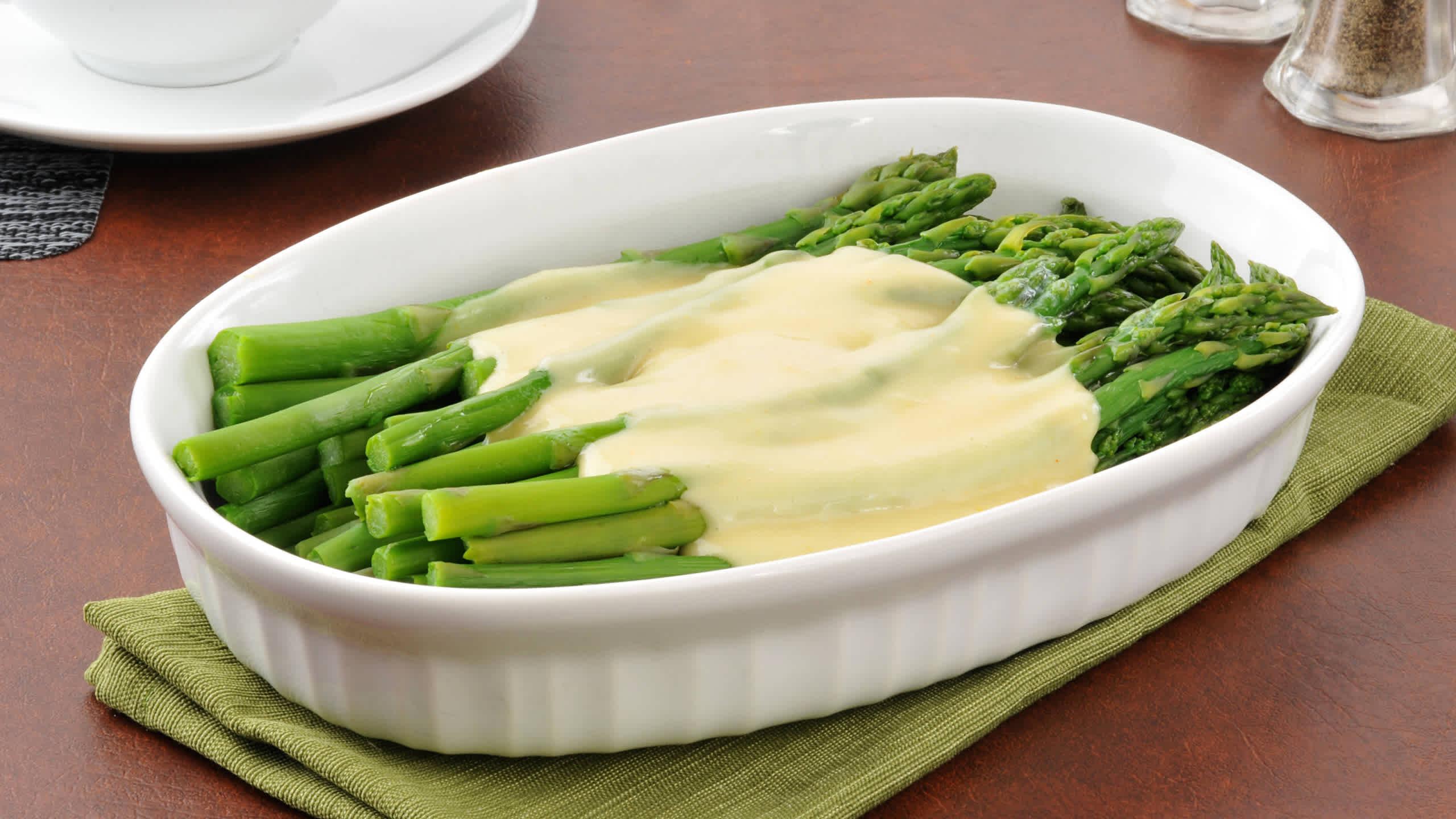 Dijon vinaigrette asparagus