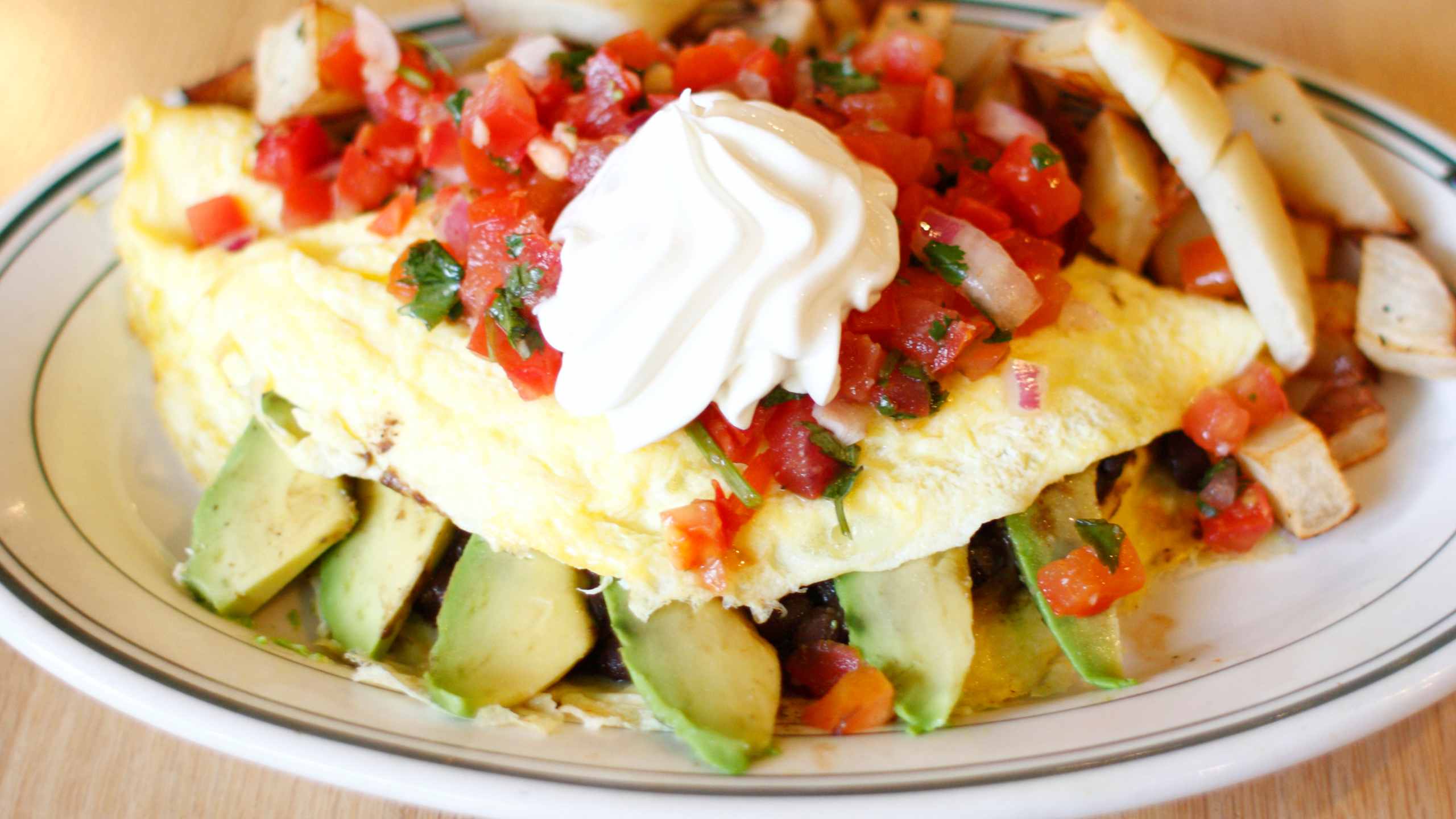 Low-fat southwest omelet