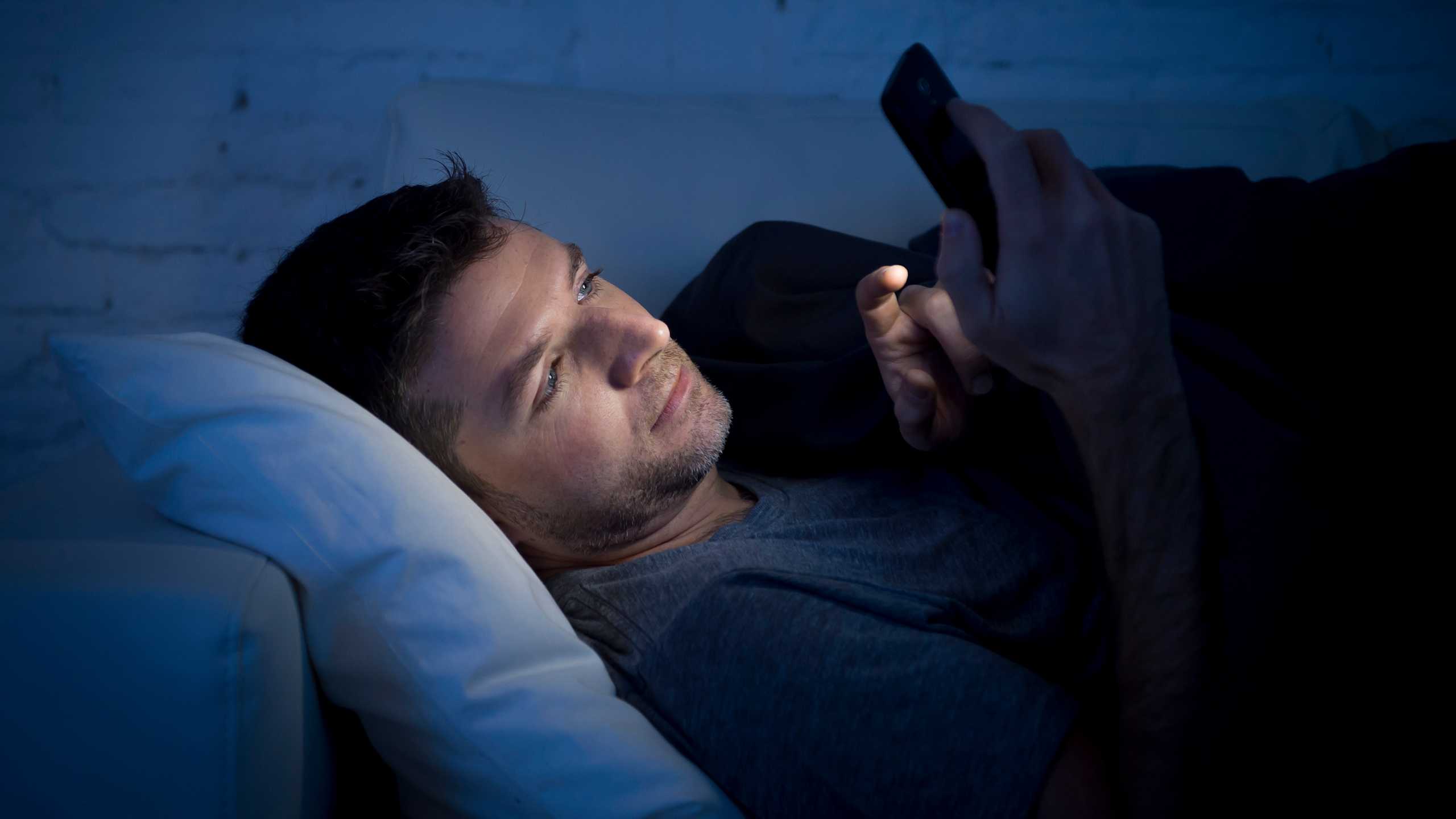 Scrolling before bed
