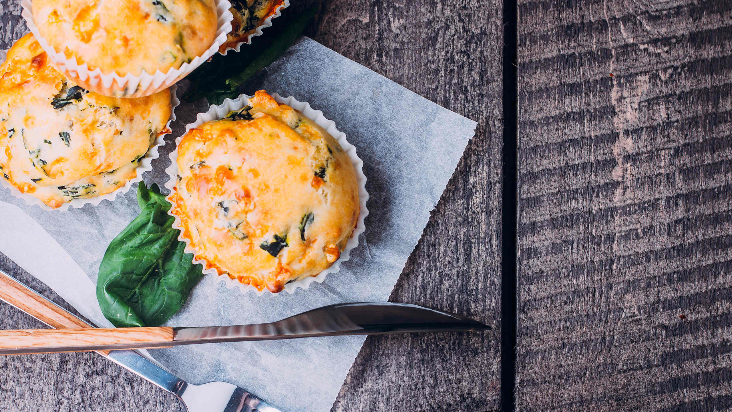 Mini crustless veggie quiche