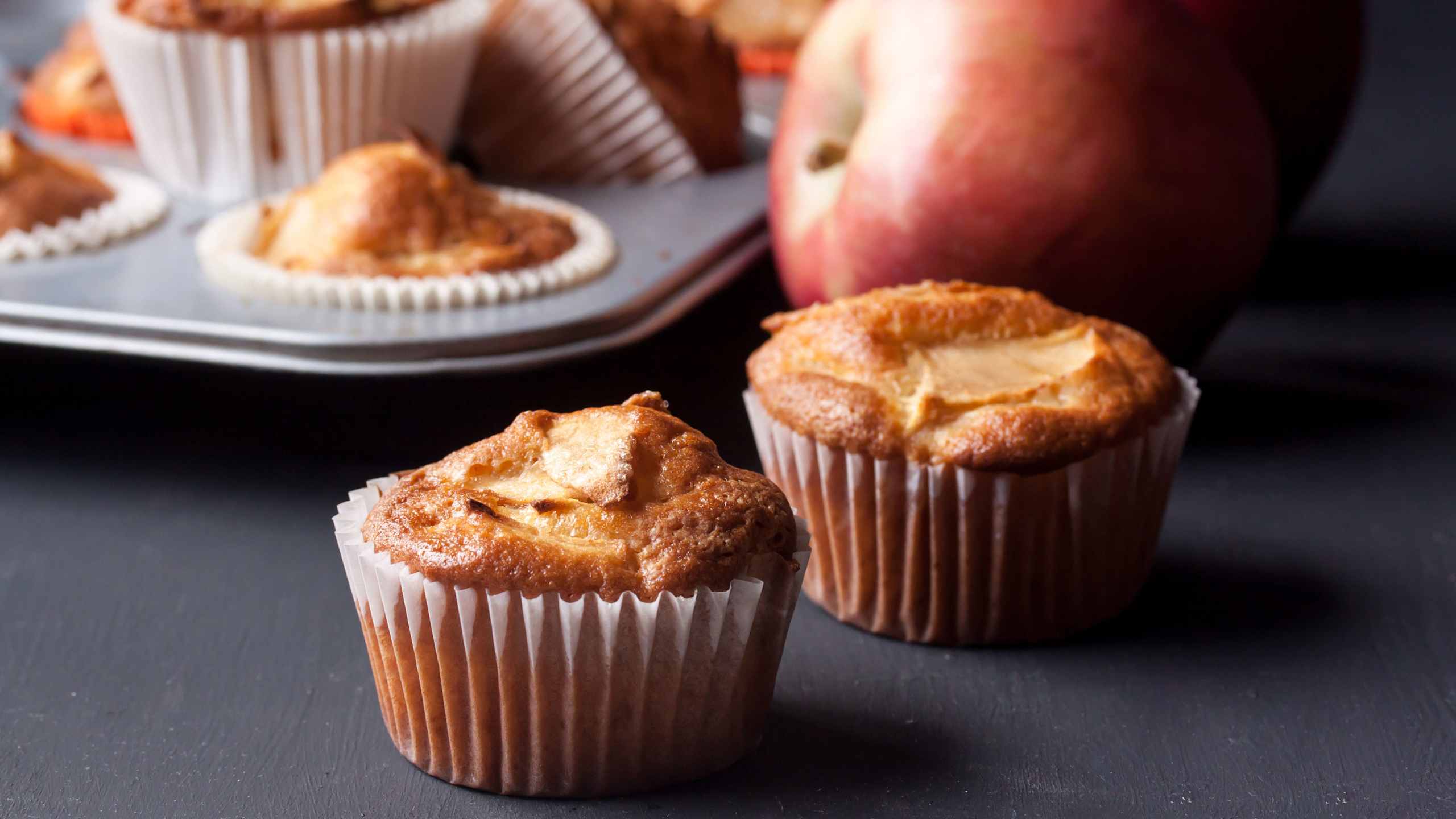 Apple and cinnamon muffins