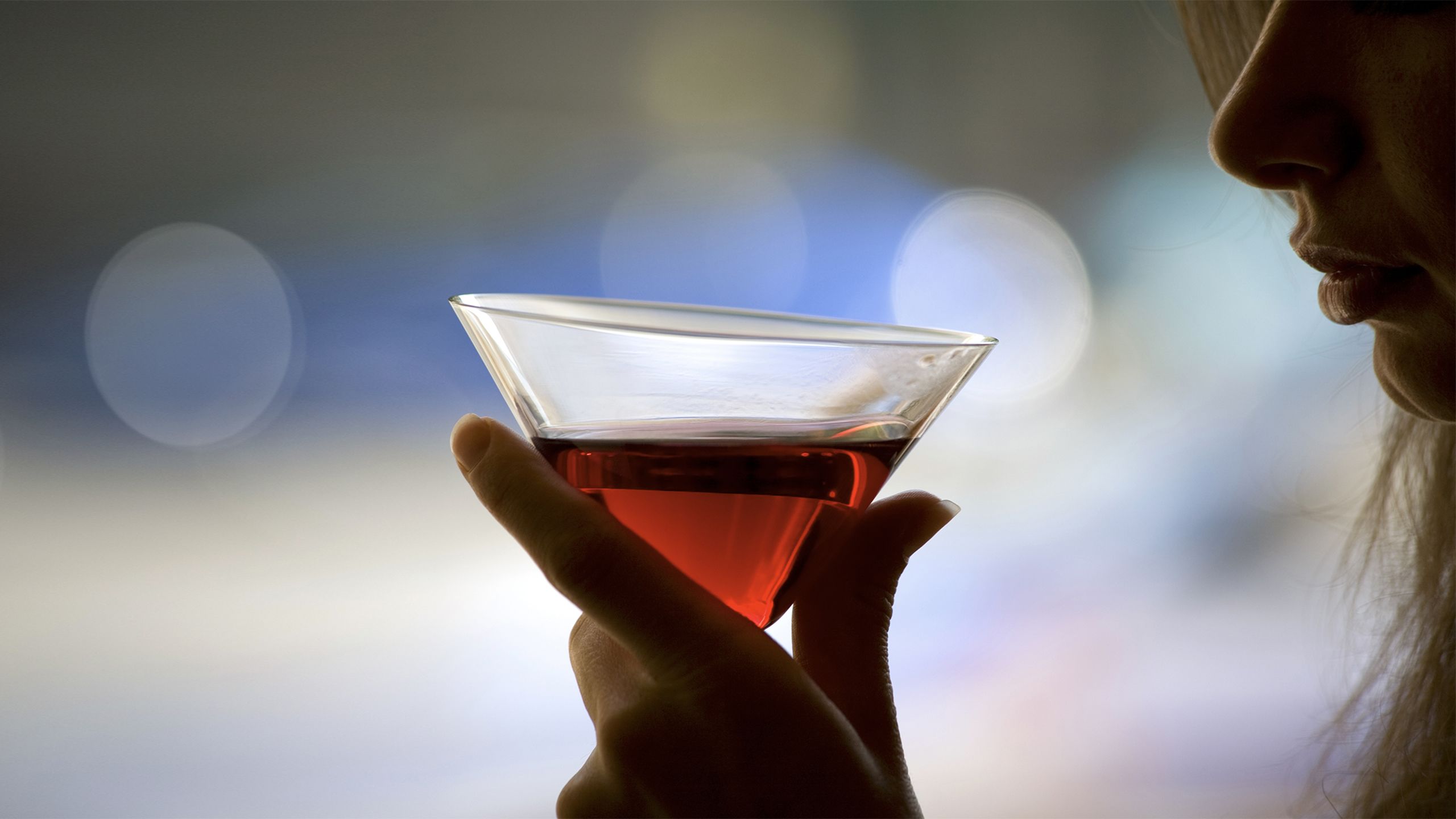 How alcohol affects women's health