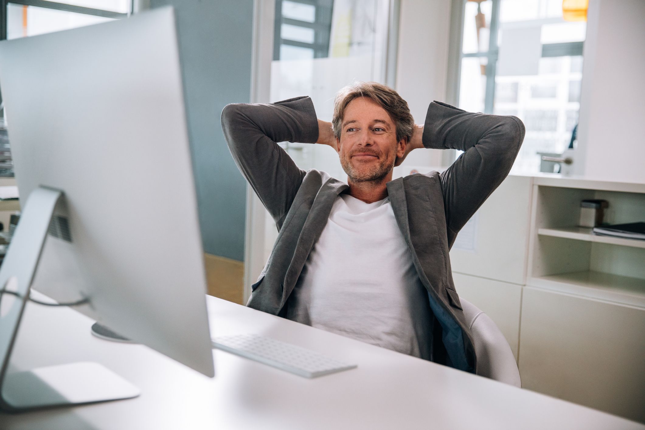 7 Office Exercises That Won T Make You Look Like A Weirdo Types