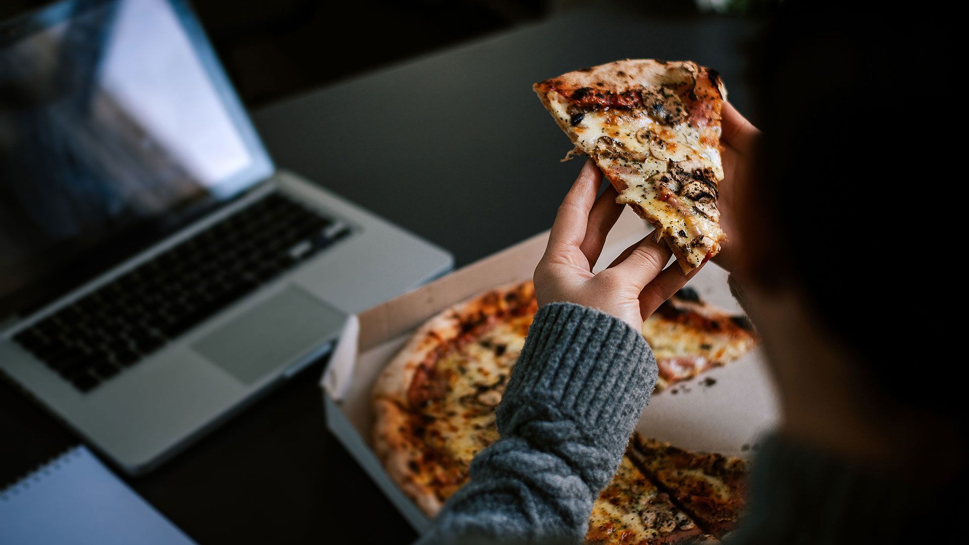 6 ways to curb your late-night cravings