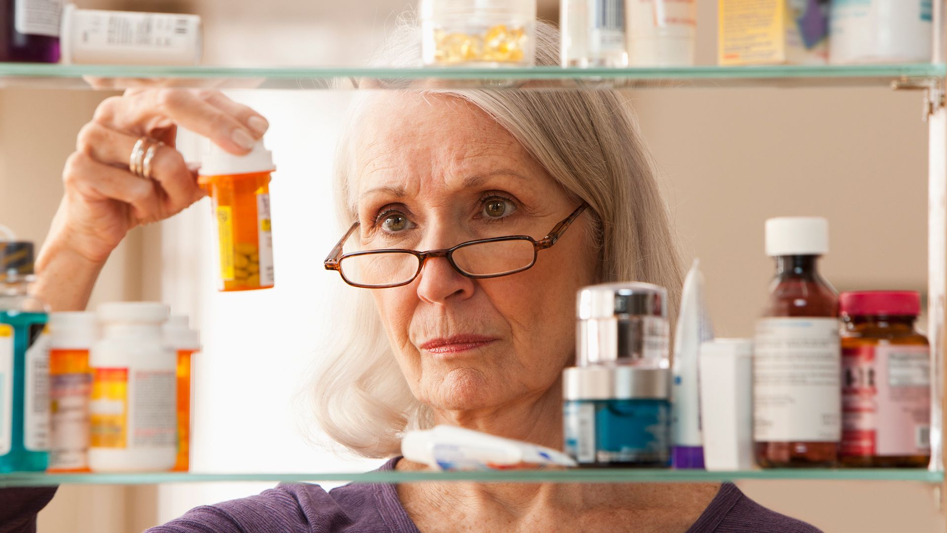 4 scary shingles side effects