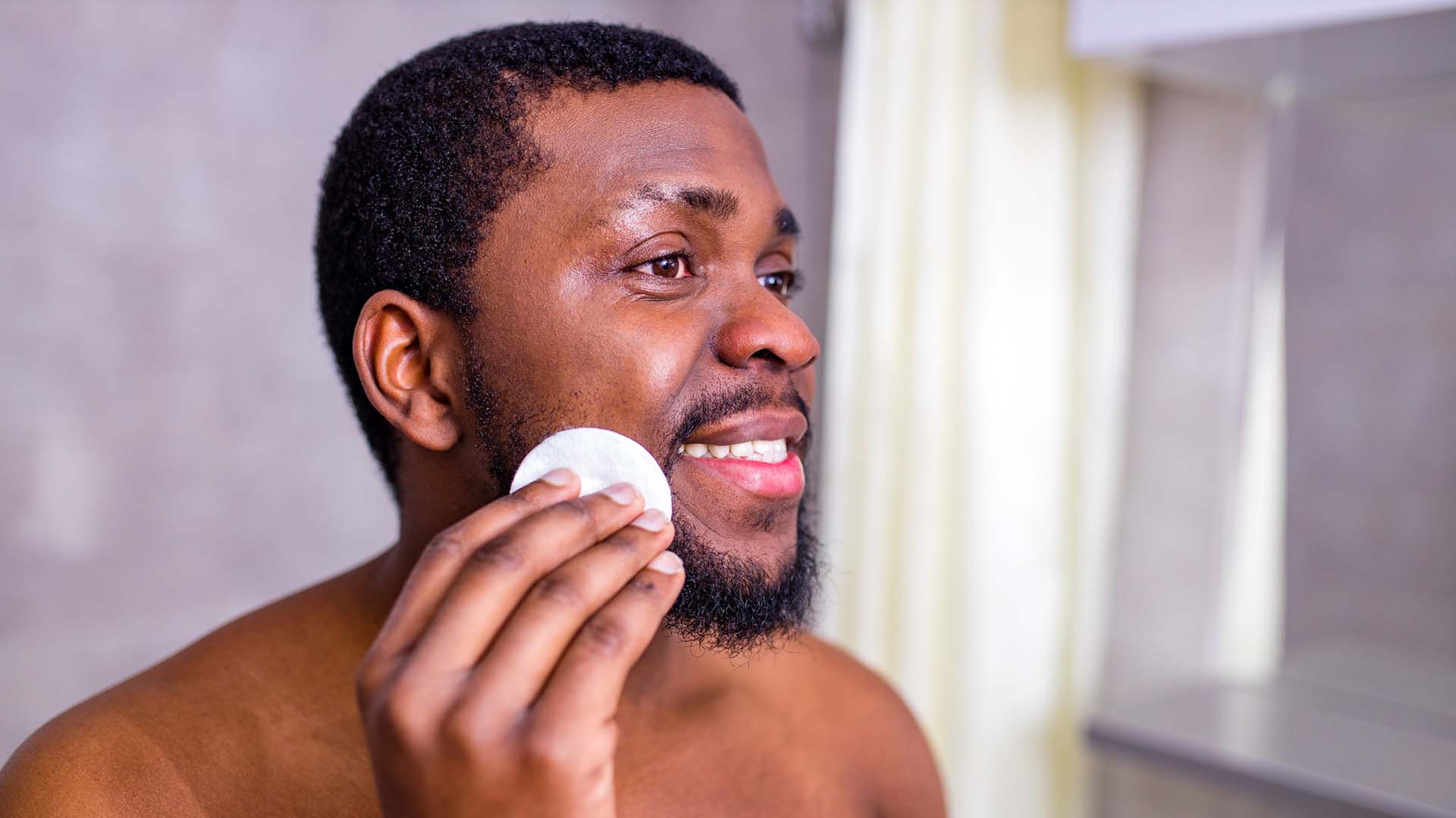 How acne affects darker skin tones