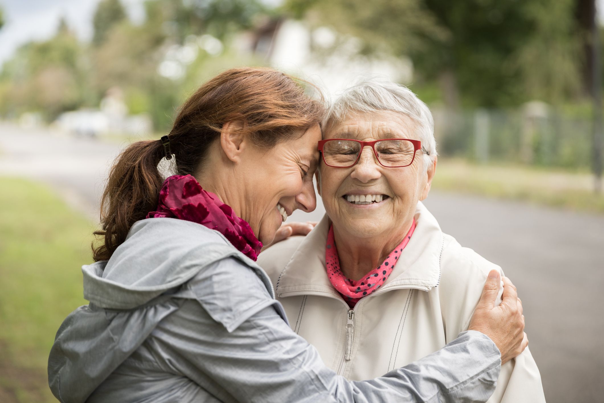 Looking after a loved one with rheumatoid arthritis: 4 caregiving tips