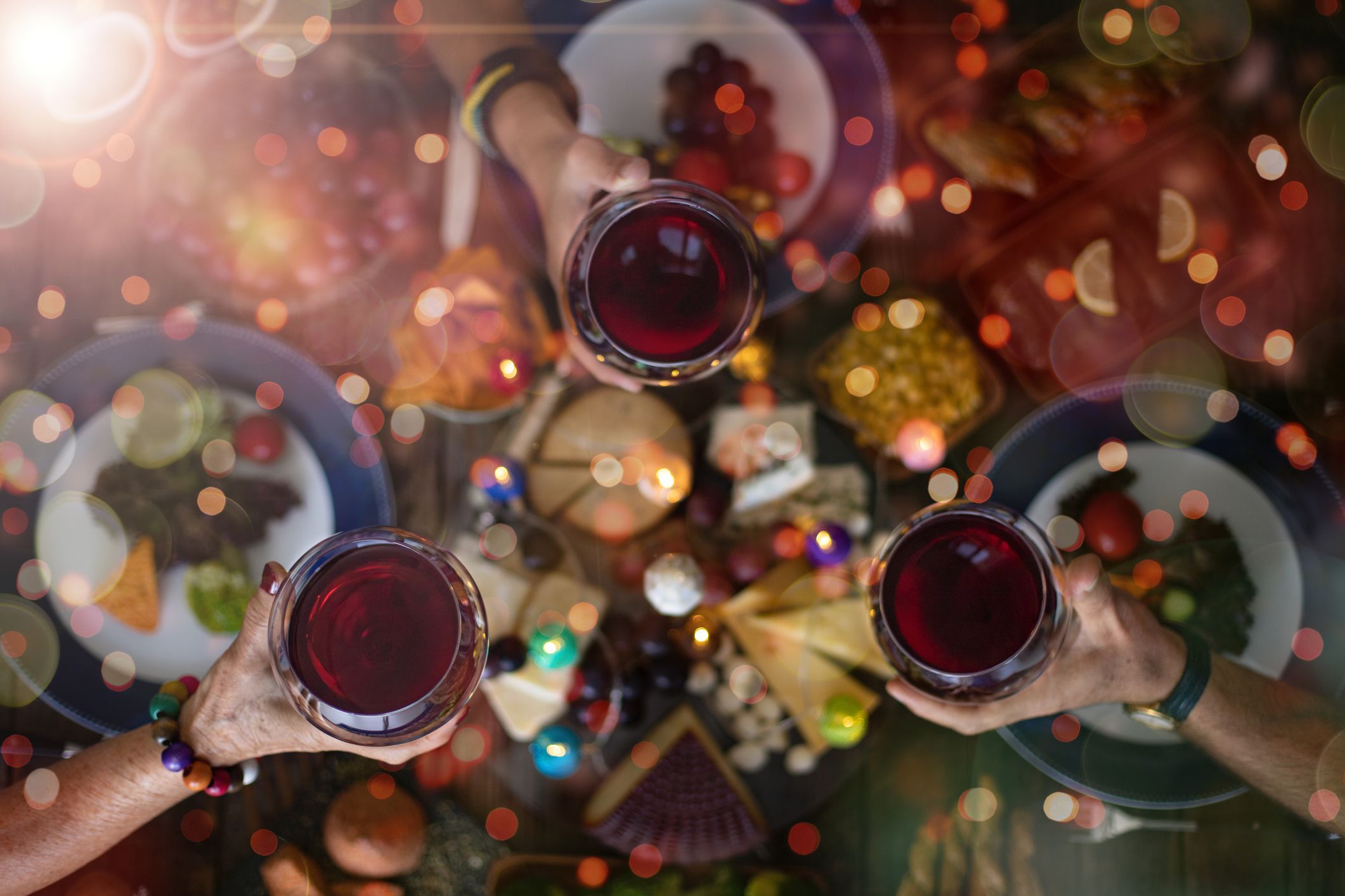 4 ways to eat healthy at holiday parties