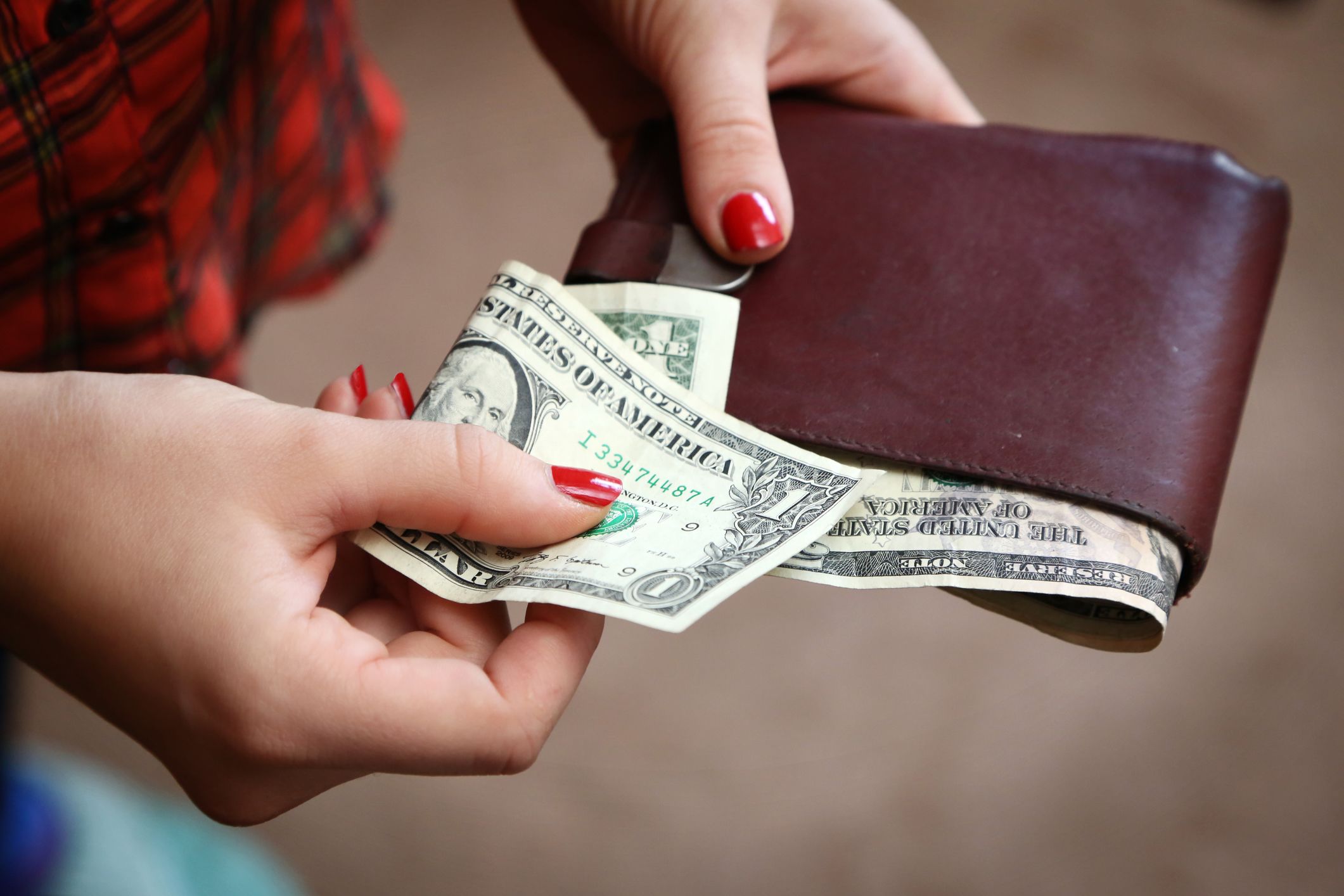 5 reasons to track your spending