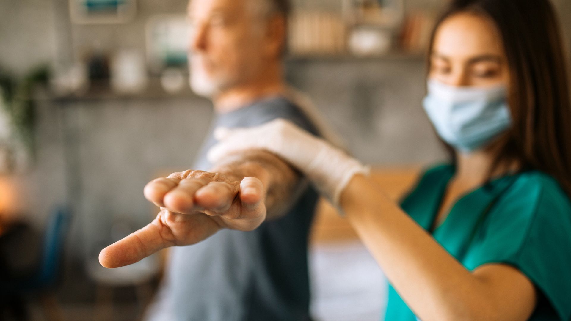 Can physical therapy help a person with Huntington’s disease