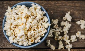 A guide to diabetes-friendly movie snacks