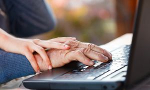 5 helpful resources for AMD patients and caregivers