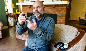 How to test your blood sugar levels at home