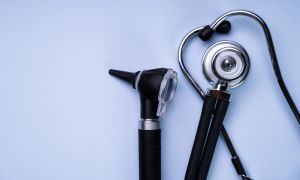 How do healthcare providers diagnose nasal polyps?