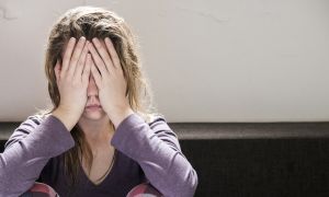 Can chronic spontaneous urticaria cause fatigue?