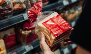 Can food additives cause allergic reactions?