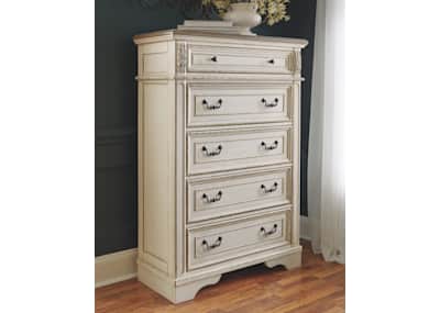 Realyn chest hotsell of drawers