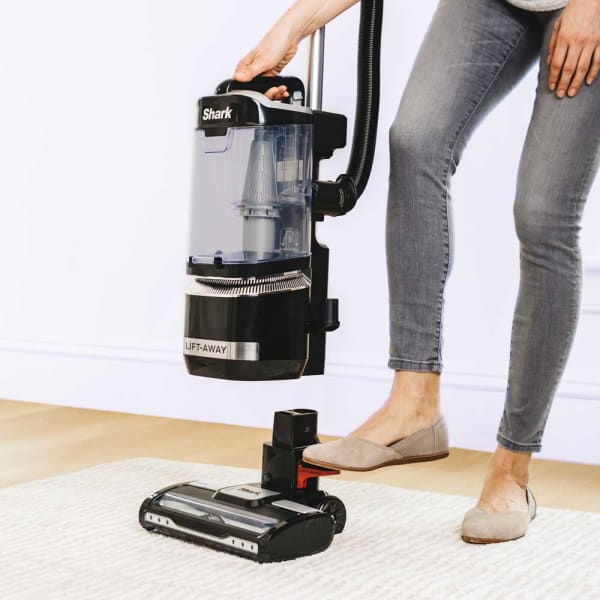 Shark Navigator® Lift-Away Model CU 520 1200W Powerful Cleaning