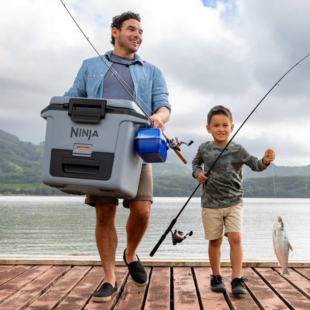 https://res.cloudinary.com/sharkninja-na/image/upload/f_auto,q_auto/NinjaUS/PDP/Cooler/Enhanced%20content/Easy%20transport/R_FB131GY_InUse_OutdoorCampaign_Fishing.jpg