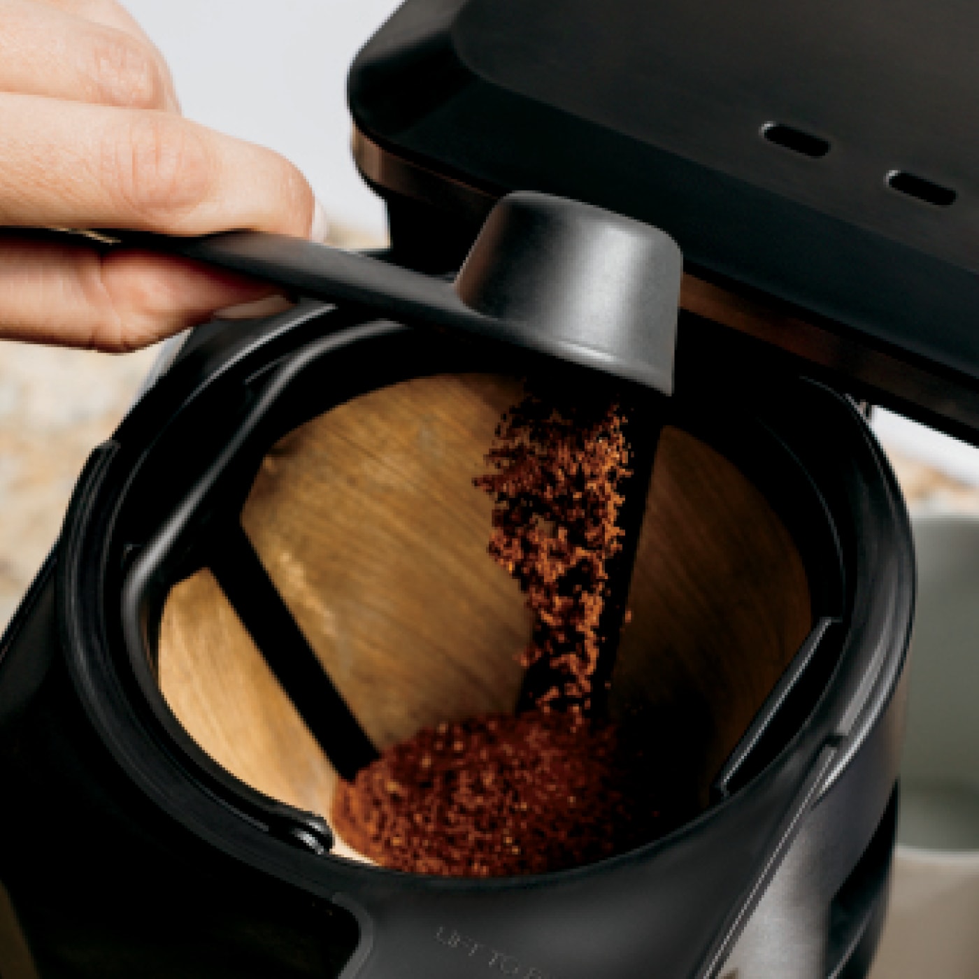 Integrated smart scoop