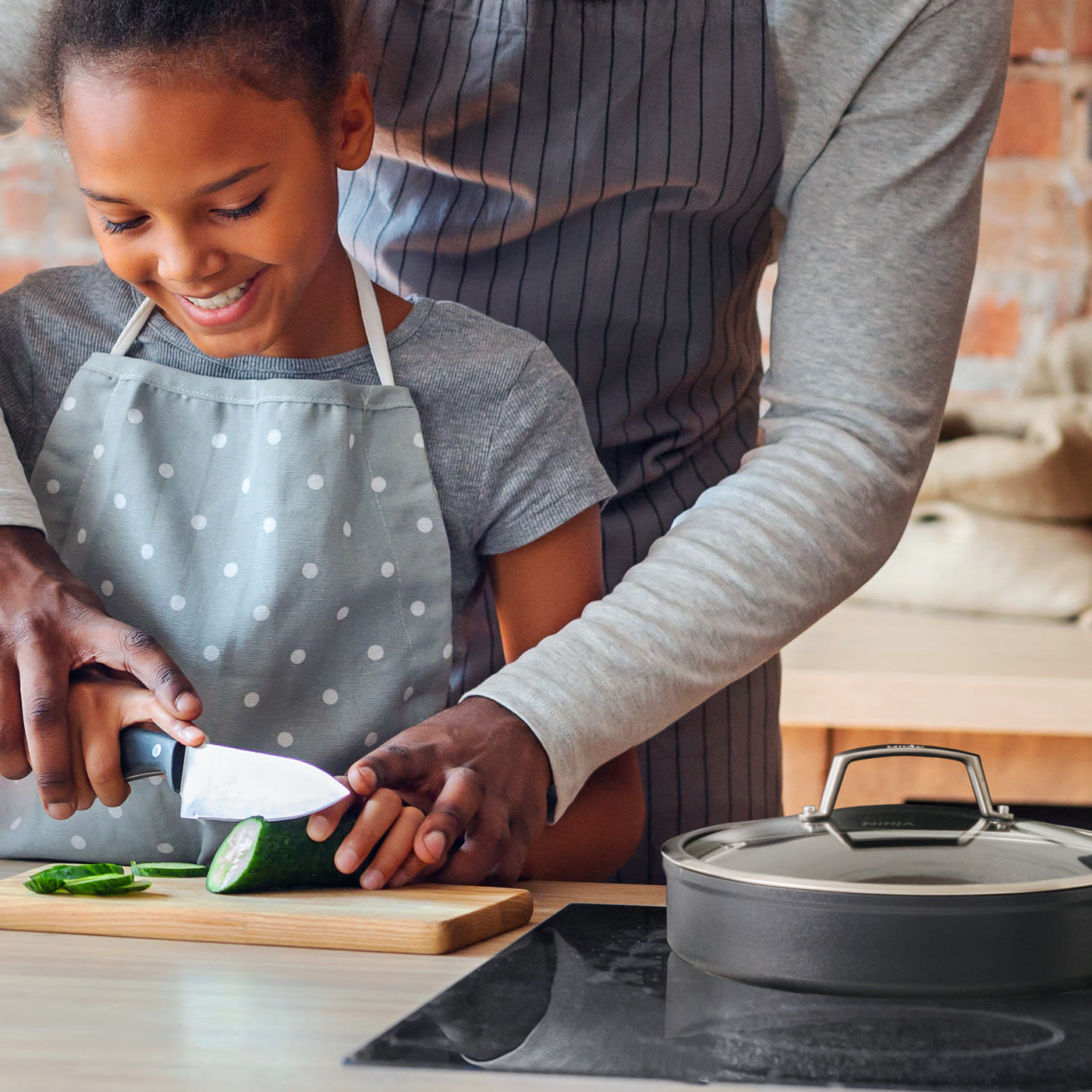 Ninja Kitchen - Get perfectly seared fish. Every. Single. Time. The  forged-aluminum design in our Ninja™ Foodi™ NeverStick™ Cookware  distributes heat evenly, preventing hot-spots. Try it out with this one-pan  halibut recipe