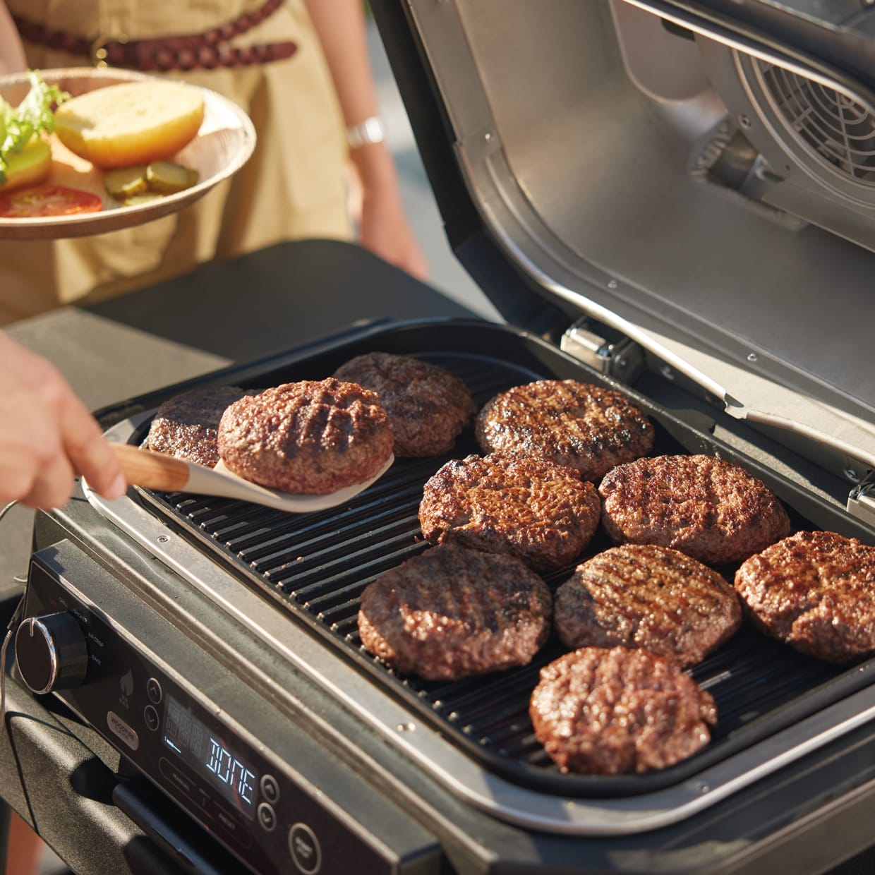 Outdoor Grills & Ovens