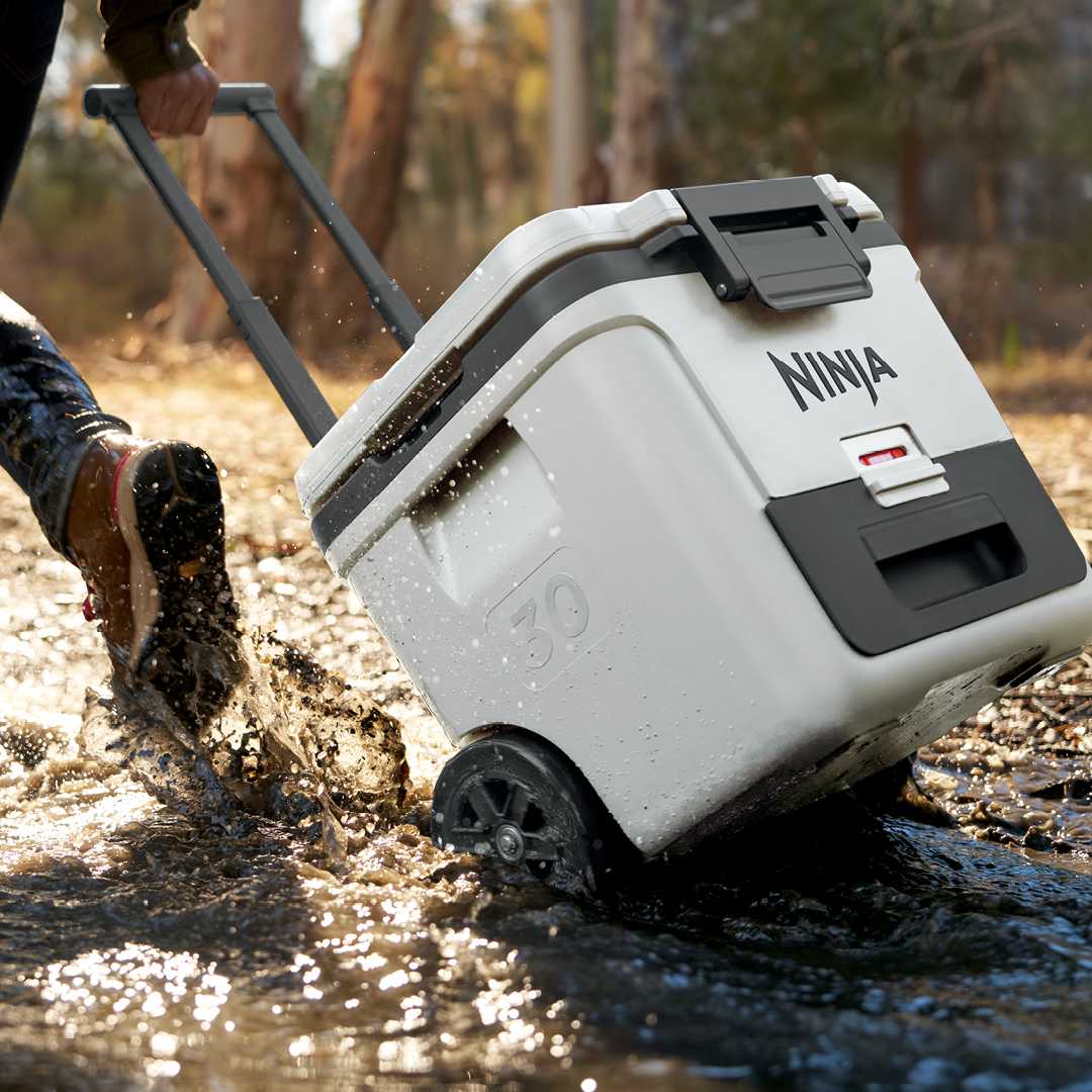 Ninja FrostVault™ 30qt Wheeled Cooler with Dry Zone (Canyon Red)
