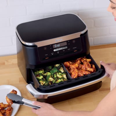 Ninja Foodi 4 in 1, 8 qt. 2-Basket Air Fryer with DualZone Technology, Air  Fry, Roast & More, Black, DZ100WM 