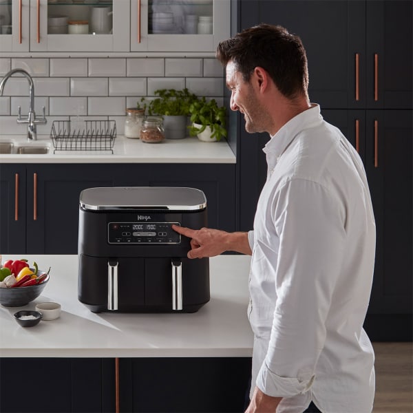 Apportez du croustillant à vos plats grâce à cet Airfryer de Philips  actuellement à -31% chez  : Femme Actuelle Le MAG