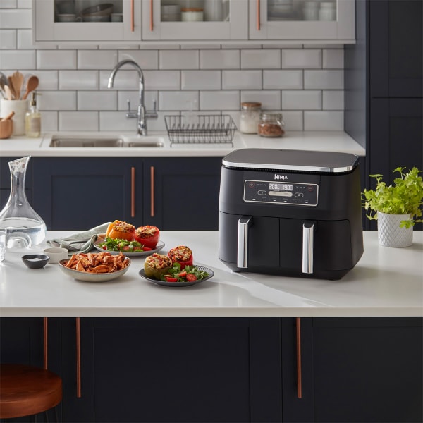 LLIVEKIT Friteuse sans Huile à Double Tiroir, Air Fryer 9L, Panneau Tactile  LED, 9 Menus Prédéfinis, Paniers et Grilles Anti-Adhésifs, Fonctions Match  Cook & Smart Finish, 2400W, Noir : : Cuisine et