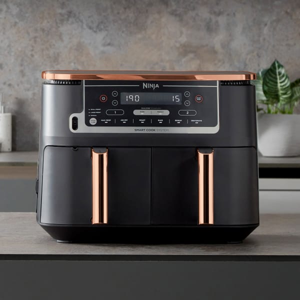 Black and copper air outlet fryer