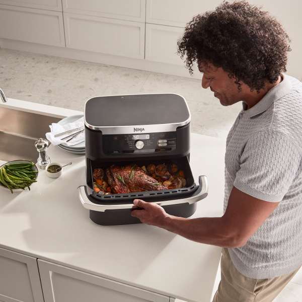 Ninja fans rave about 'game changer' Foodi FlexDrawer air fryer that has  10.4L capacity