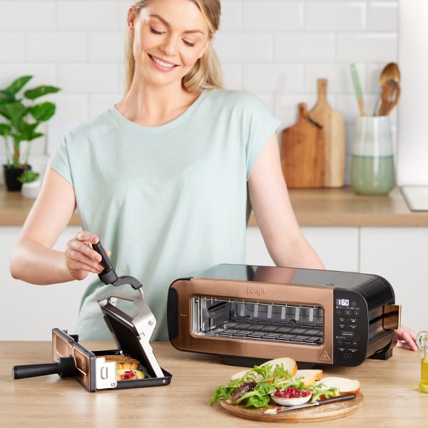 Black and top copper toaster