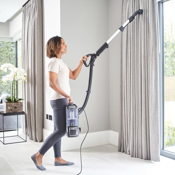 Shark professional hotsell lift away