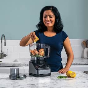 Food Processors with Auto-iQ Technology