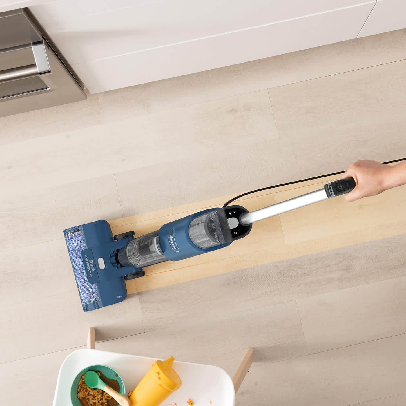 Pulisci in profondità i pavimenti duri